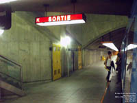STM - Metro de Montreal - C�te-Ste-Catherine station - Orange Line