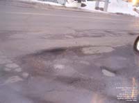 Nids de poule sur le boulevard Ste-Anne, Beauport, Qu�bec,QC