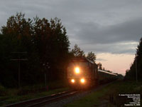 Via Rail 6414 (F40PH-2) - Loto-Qu�bec - La poule aux oeufs d'or (Golden hen)